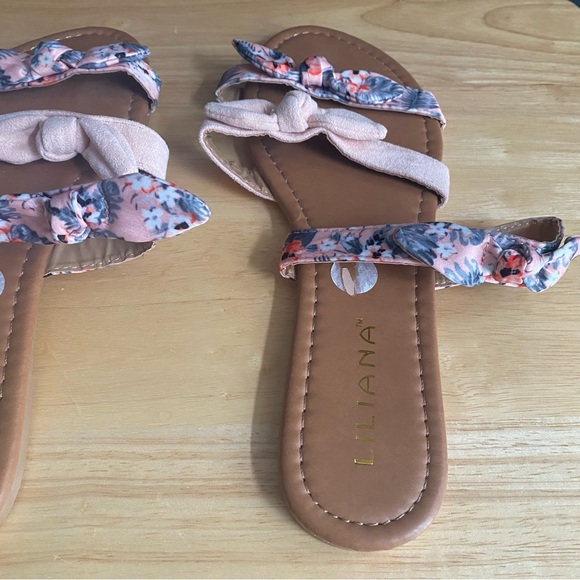 Liliana Strappy Floral Sandals NWOT - Picture 3 of 5